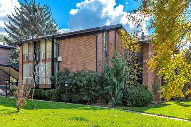Building Photo - 251 S 700 E
