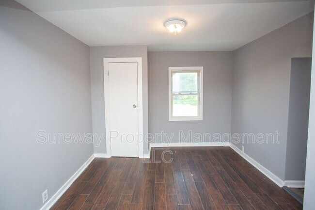 Building Photo - 200 Cooper St