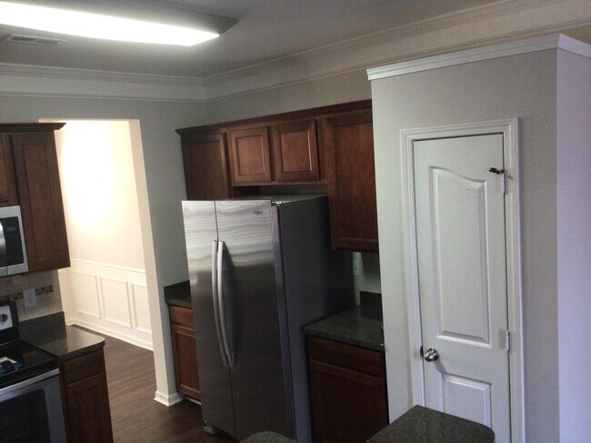 Building Photo - 2111 Less Traveled Trail