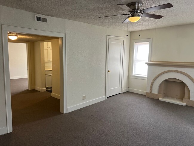 Photo - 1 Bed in the Paseo District Apartment