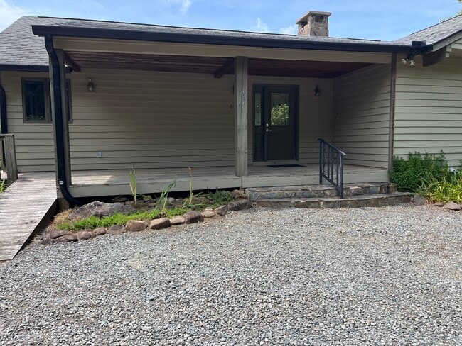 Building Photo - 630 Sorrento Dr