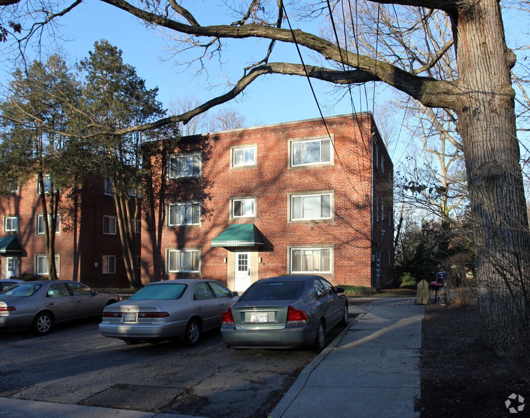 Foto principal - 8810 Bradford Rd