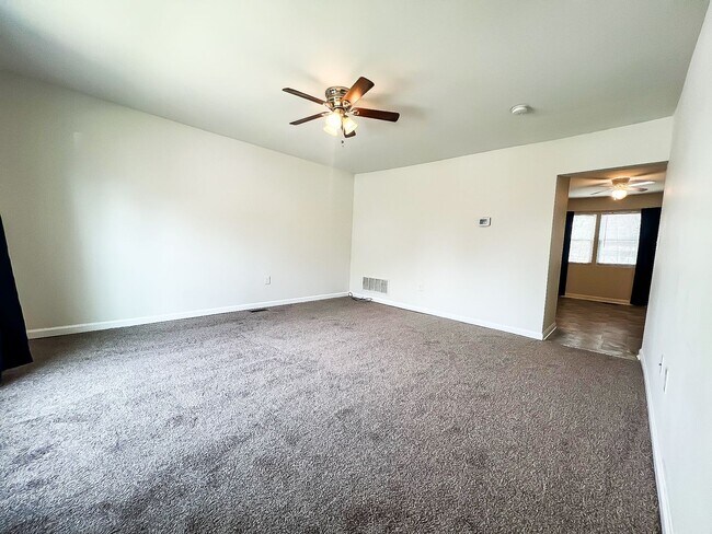 Building Photo - 8860 Pennsbury Place