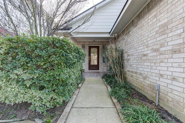 Building Photo - 14219 Beech Meadow Dr
