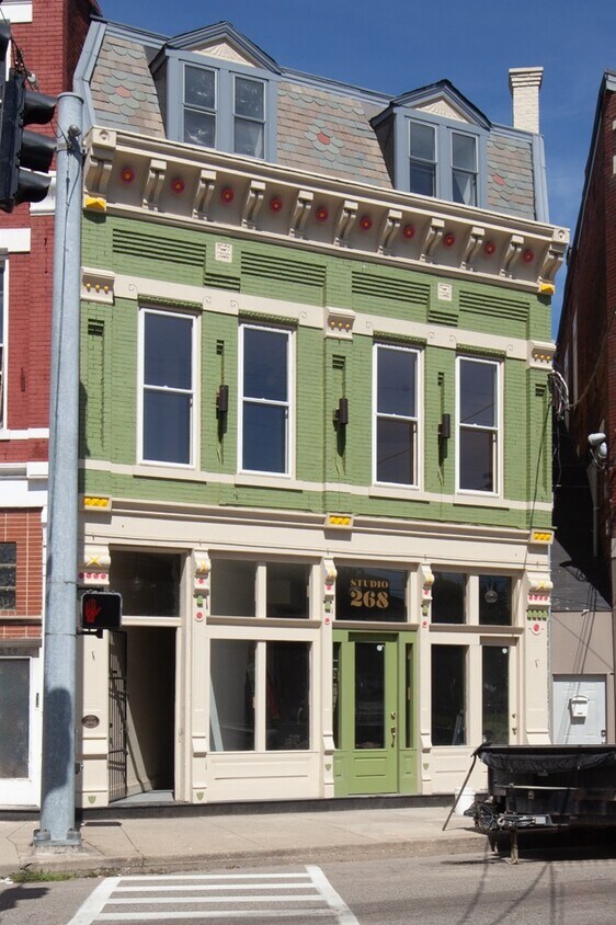 Primary Photo - 268 W Pike St