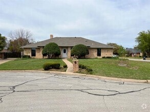 Building Photo - 2226 Fall River Dr