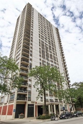 Foto del edificio - 1355 N Sandburg Terrace