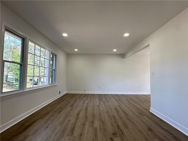 Building Photo - 2972 Pathview Ln