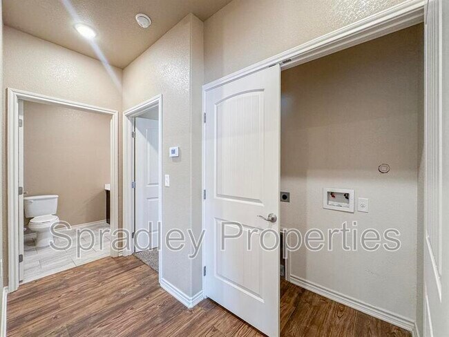 Foto del edificio - 1083 Hibiscus Dr