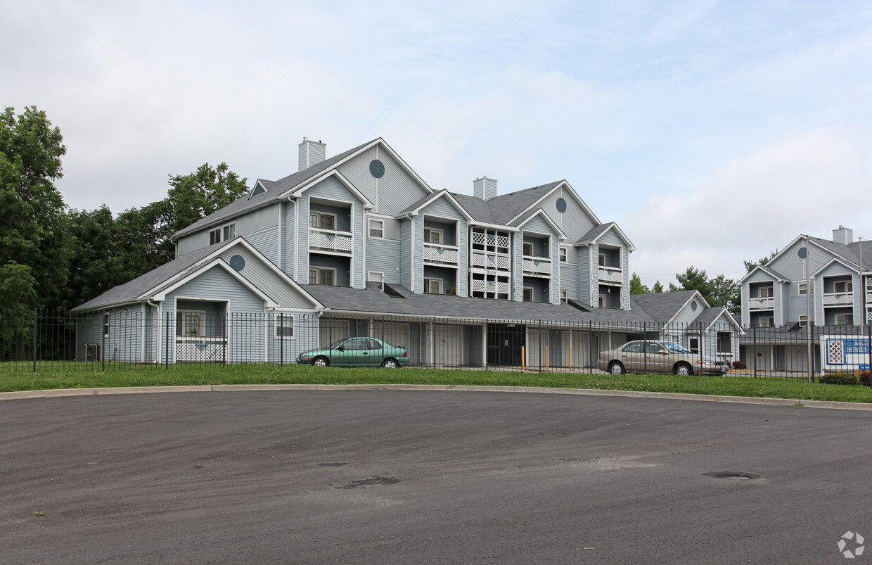 Primary Photo - Metropolitan Homes Apartments