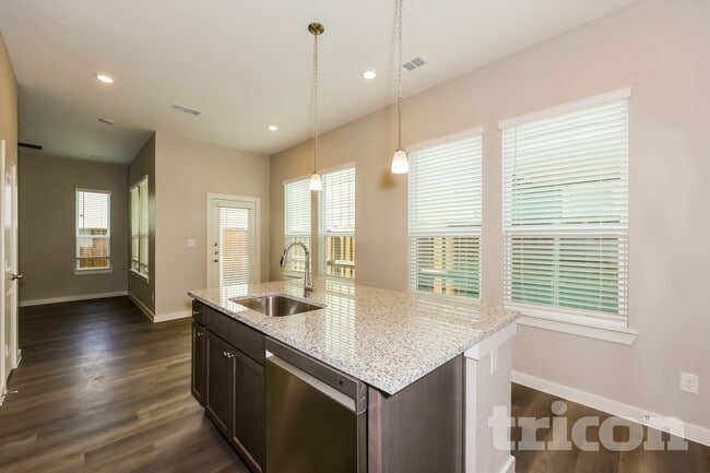 Interior Photo - Tricon Viridian