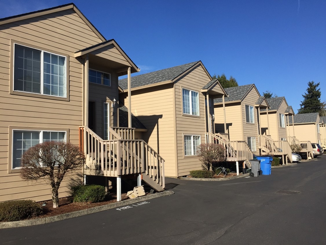 Primary Photo - Park Crest Townhomes