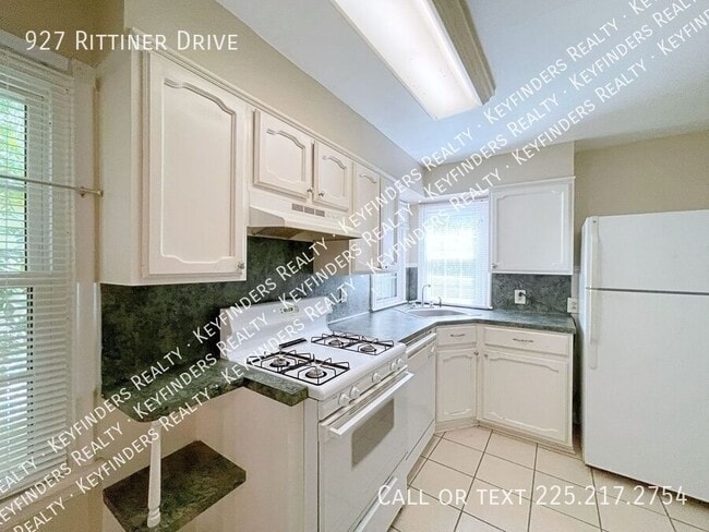 Building Photo - 927 Rittiner Dr