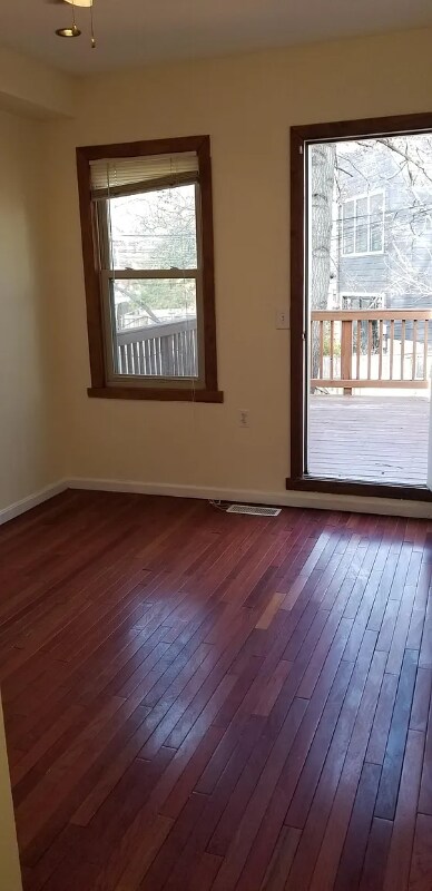 Foto del edificio - 909 W St NW