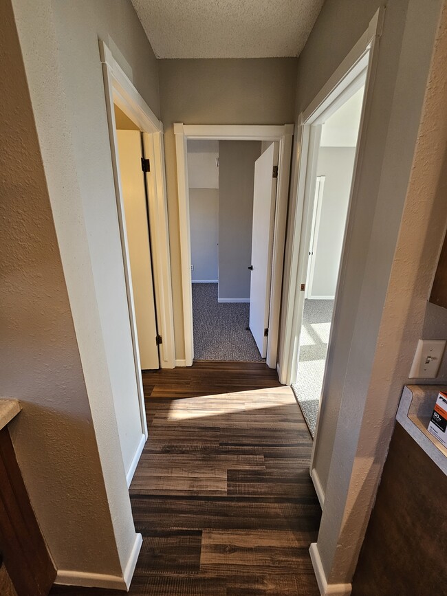 Building Photo - 501 Center Ave