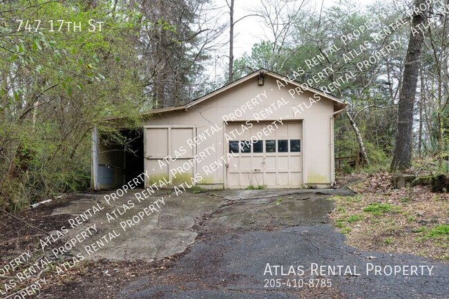 Building Photo - 747 17th St