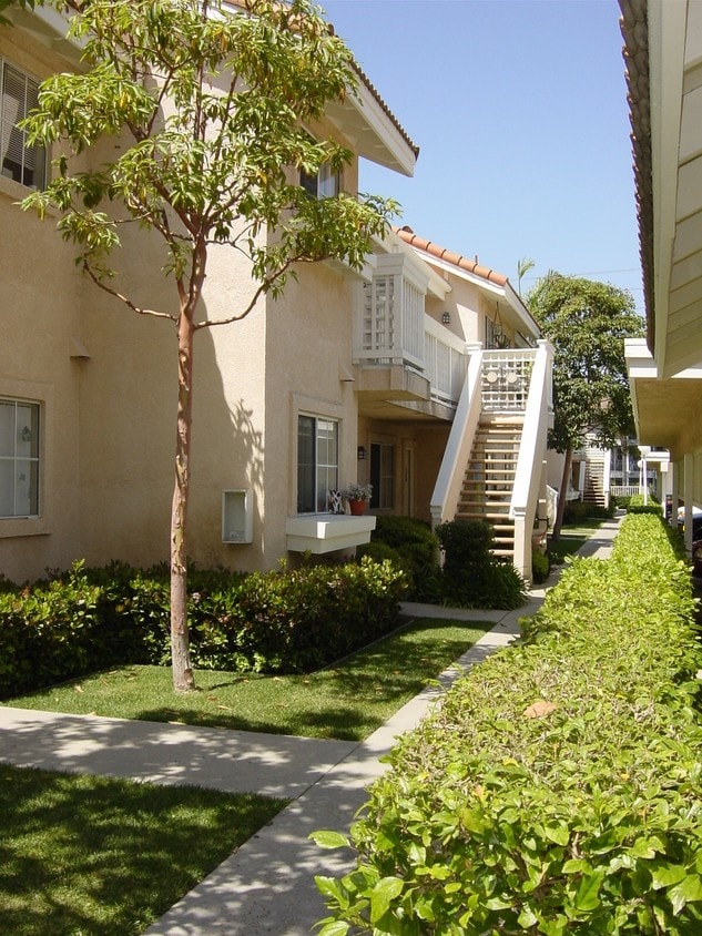 Primary Photo - 531 W Wilson St