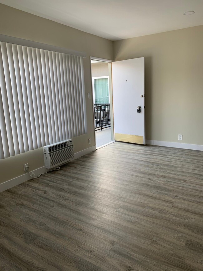 Building Photo - 507-509 N Kings Rd