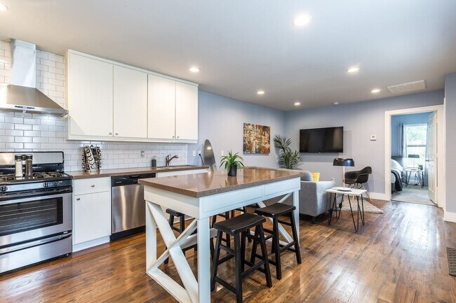 Foto del edificio - 1919 Lombardy St