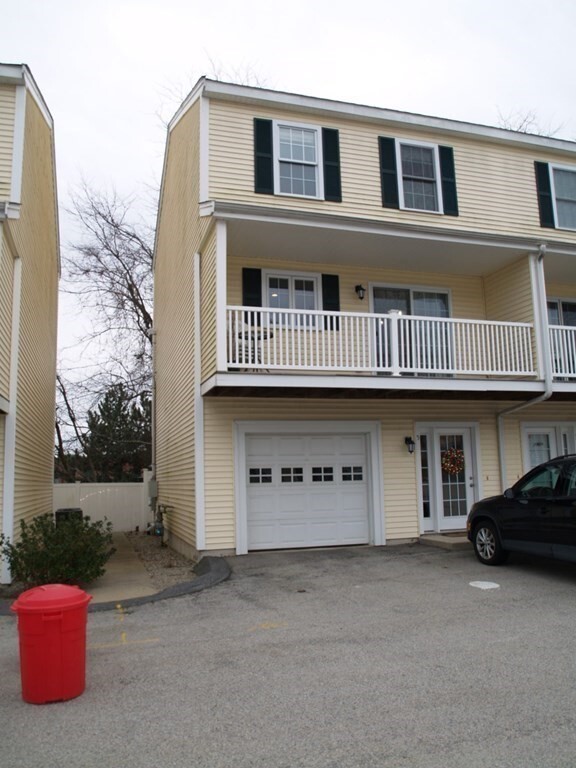 Primary Photo - 67 Princeton St
