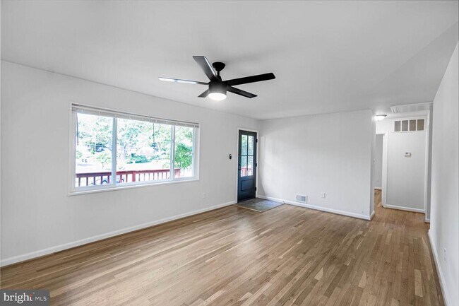 Foto del edificio - 3906 Ronson Dr