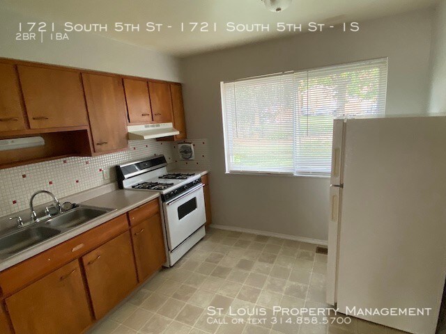 Building Photo - Great apartment in the heart of St Charles