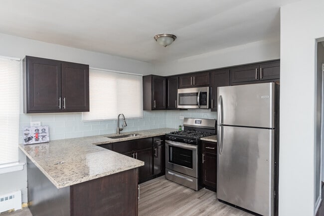 Building Photo - 3058 N Kostner Ave