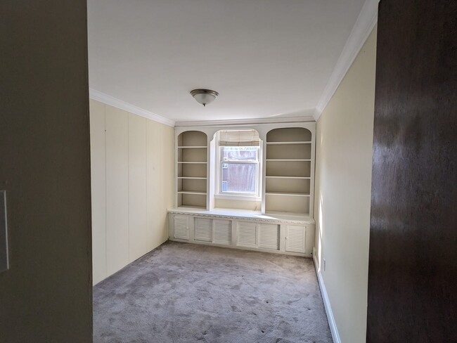Building Photo - 2273 S Harwood Ave