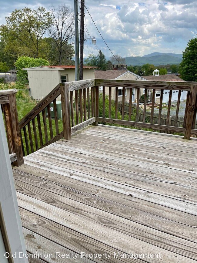 Building Photo - 4 br, 2 bath House - 174 Bloomer Springs Road