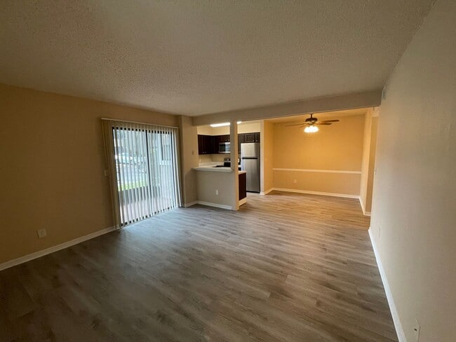 Building Photo - Beautifully Upgraded 1BD/1BA Condo in Winter Park!