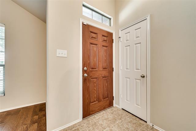 Building Photo - 5501 Crestwood Dr