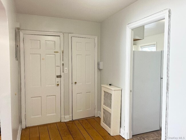 Building Photo - 5 Laurel St