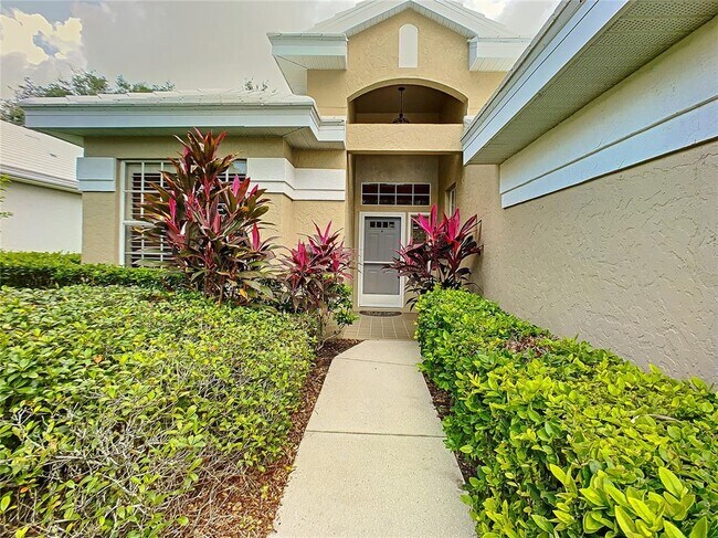 Building Photo - 539 Fallbrook Dr