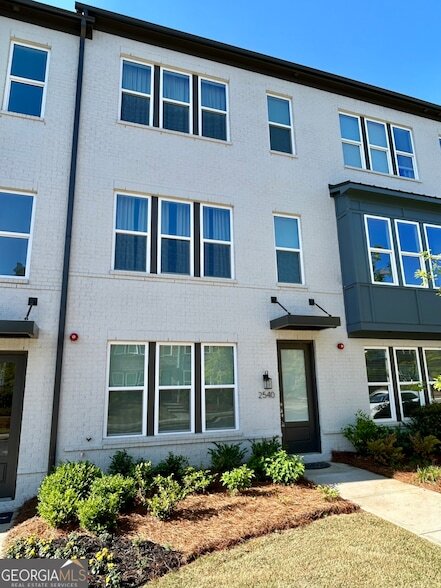 Foto del edificio - 2540 Mountain Ash Ln