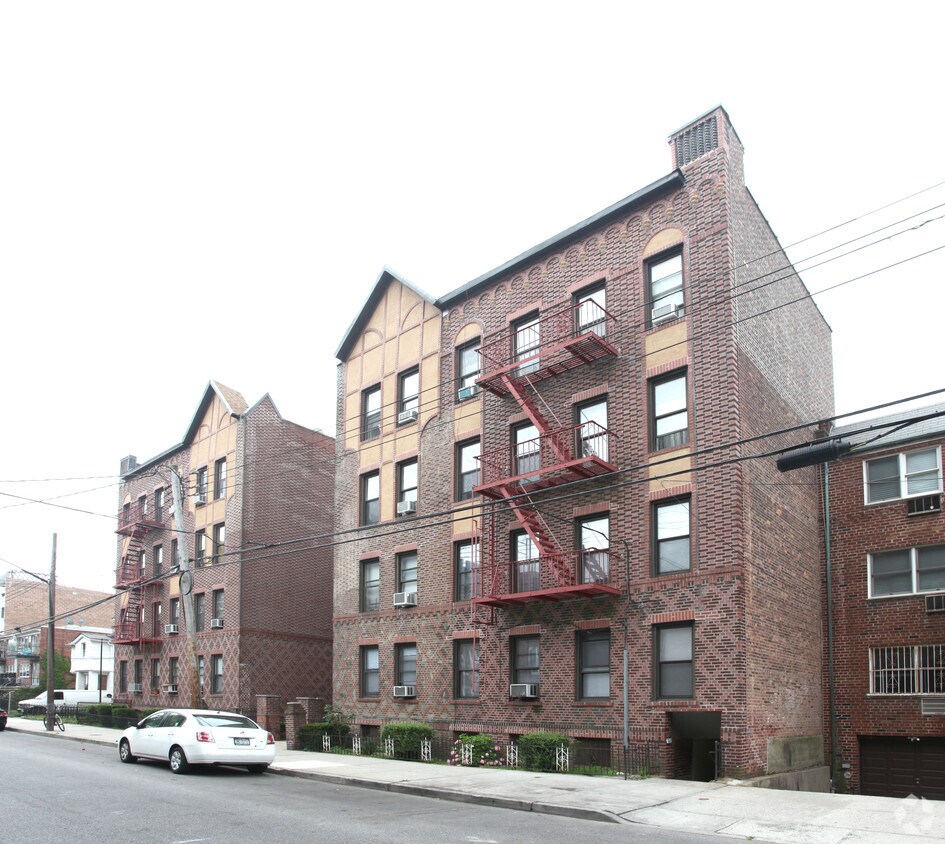 Primary Photo - 1860 E 12th St