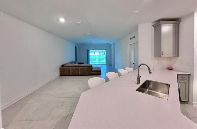 Foto del edificio - 5692 Stephens Rd