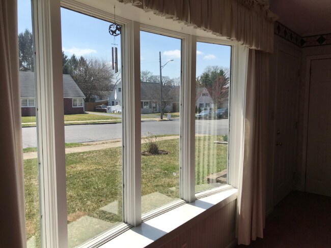 Foto del edificio - 2030 Eastman Ave