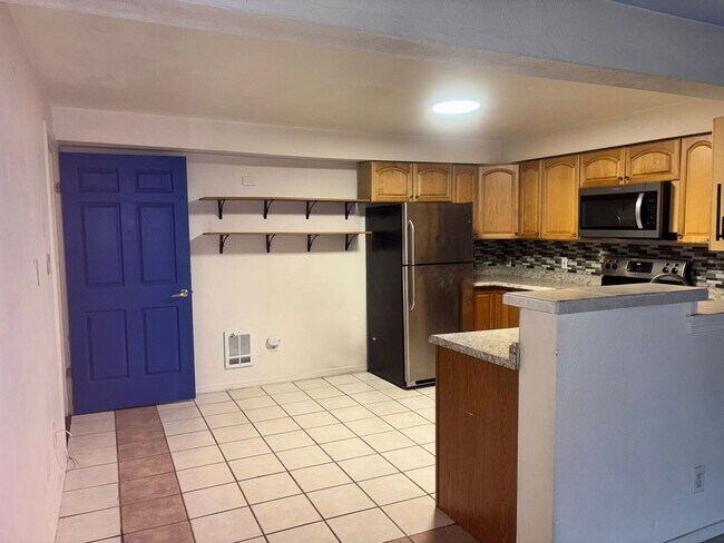 Foto del edificio - 803 9th Ave NW