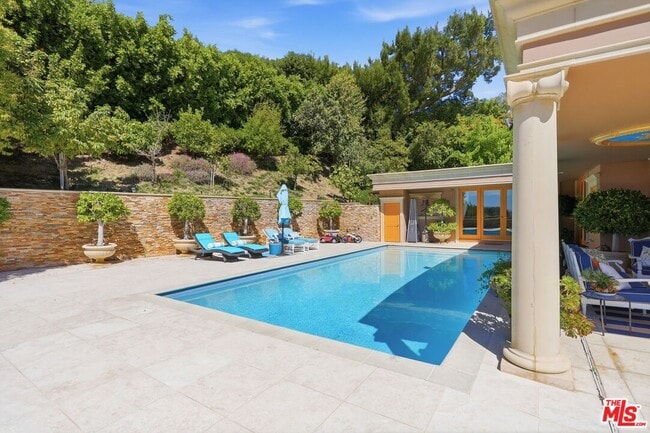 Foto del edificio - 1831 Loma Vista Dr