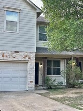 Building Photo - 512 Eberhart Ln