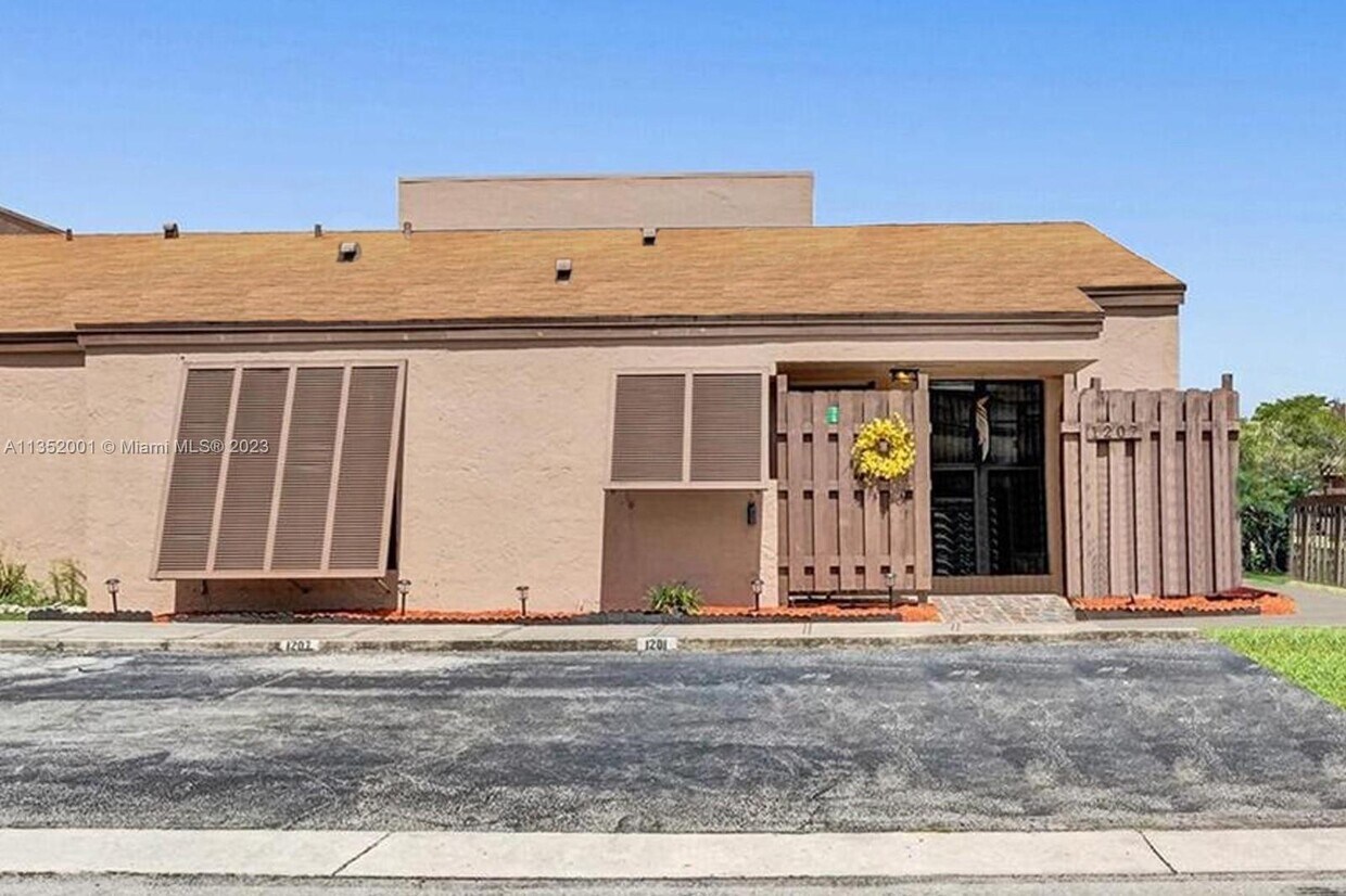 1207 NW 123rd Terrace, Pembroke Pines, FL 33026 House Rental in