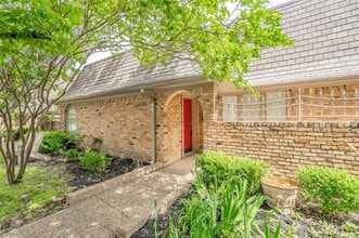 Building Photo - 10618 Ravenscroft Dr