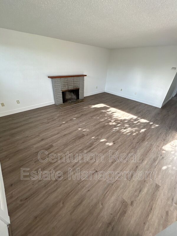 Foto del edificio - 477 NW Walnut Blvd