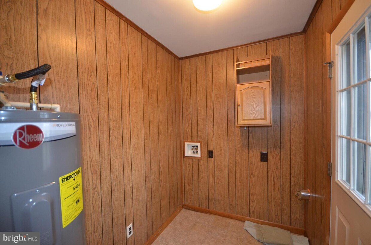 Foto principal - 12663 Lewistown Rd