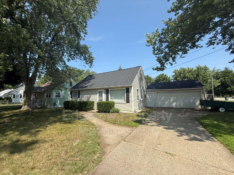 Primary Photo - 359 Majestic St SE