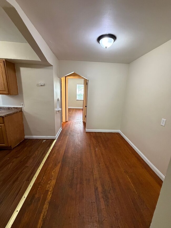Photo - 5016 Newfield Ave Apartment