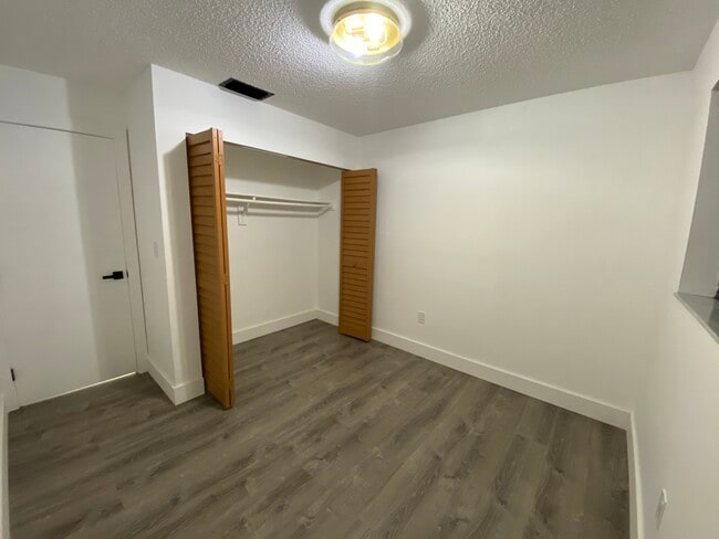 Foto del edificio - 407 NW 44th Ave