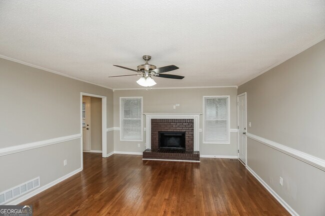 Foto del edificio - 435 Shelby Ln