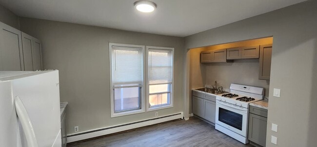 Building Photo - 85 Winspear Ave