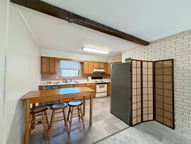 Building Photo - 1063 Violet Ave